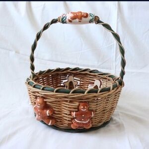 Christmas Gingerbread Handmade Woven Wicker Basket NEW